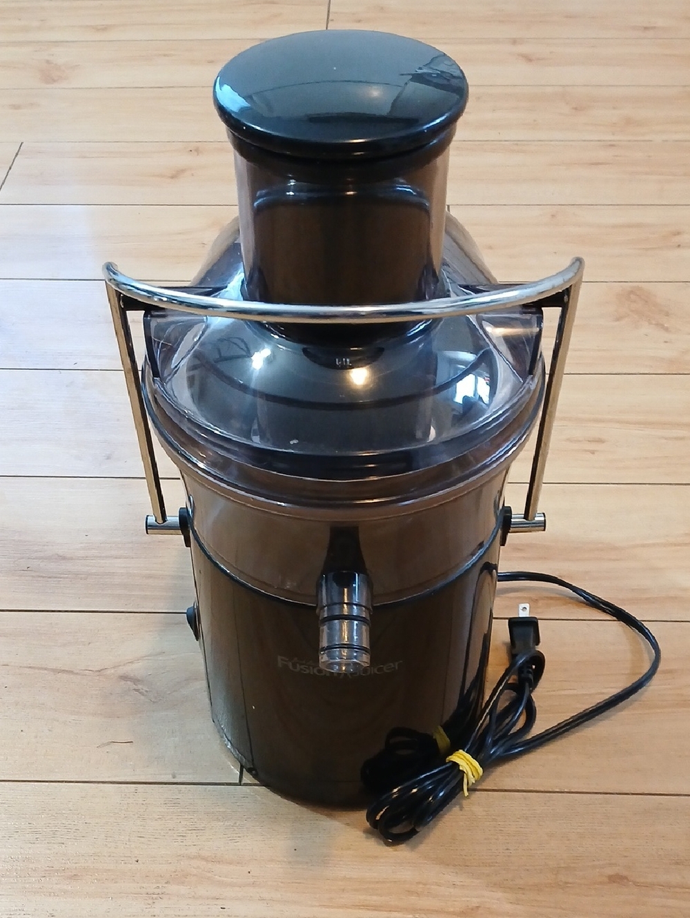 Black Electric Juicer - Fusion Juicer - Tested